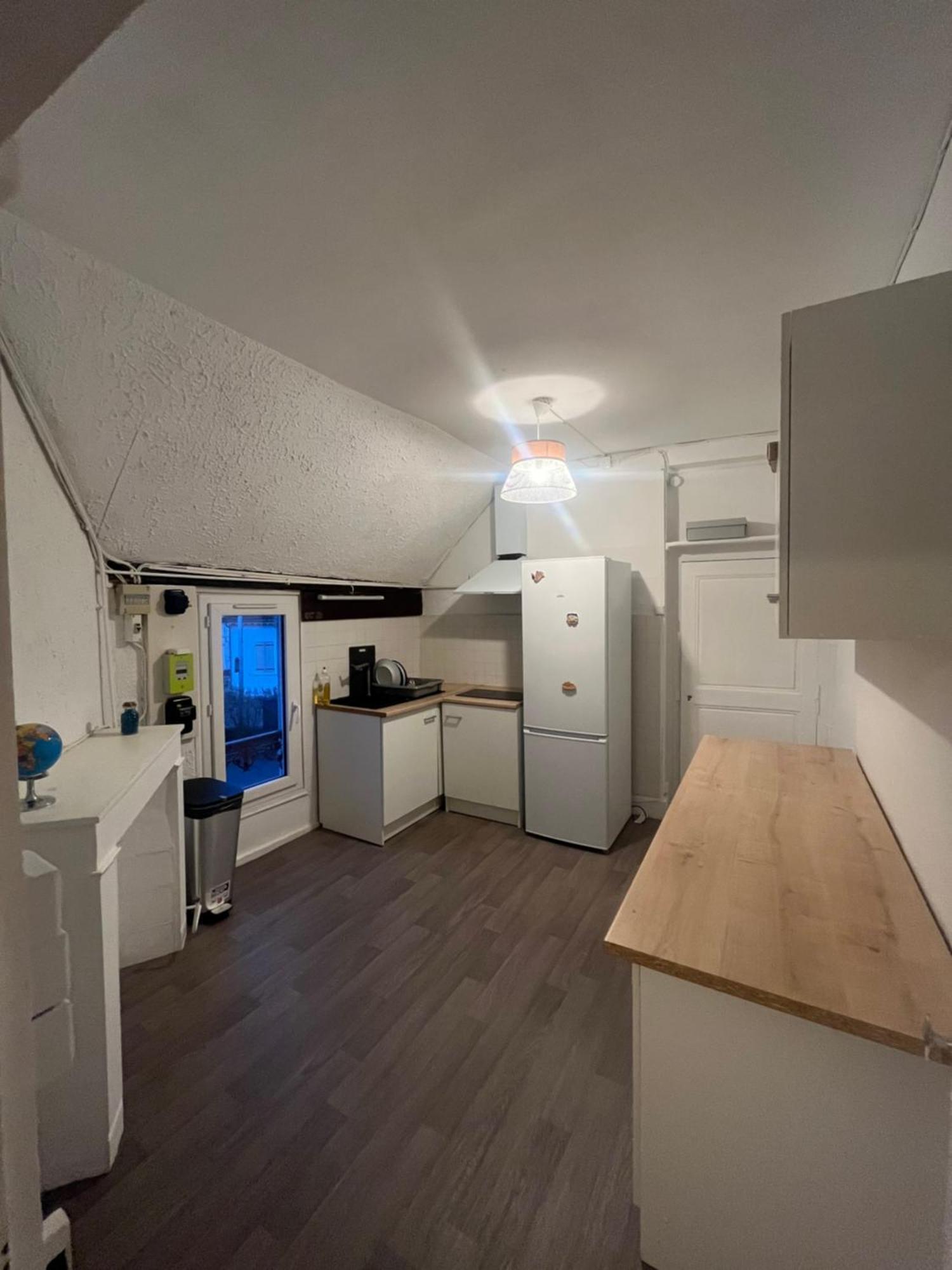 Appartement + Parking Prive Sainte-Savine Exterior photo